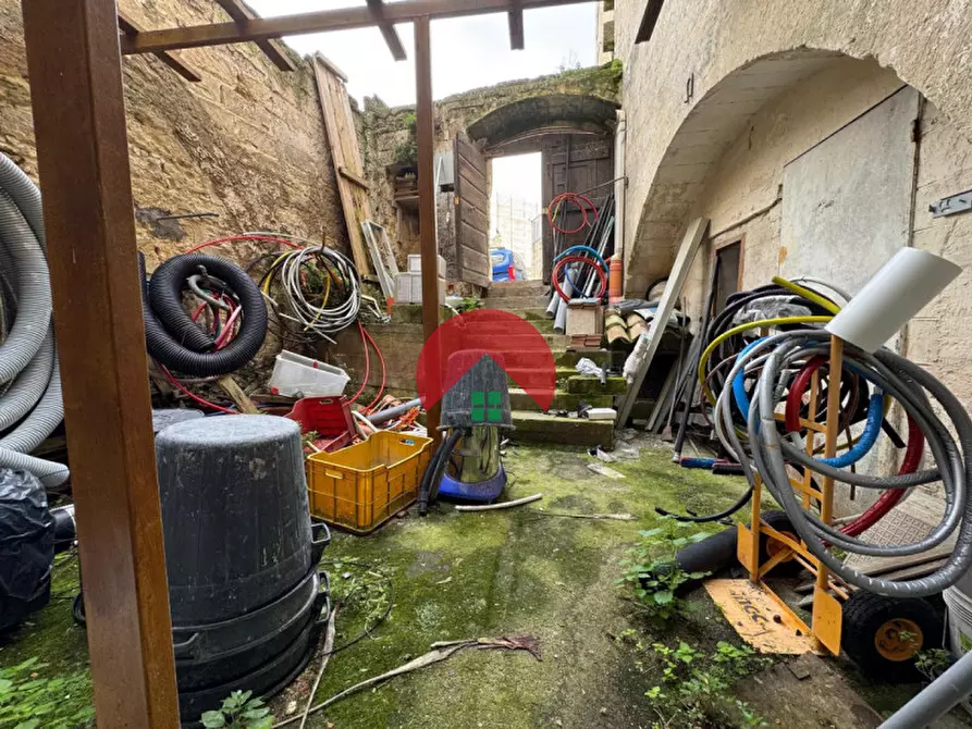 Immagine 13 di Cantina in vendita  in VIA CASALNUOVO a Matera