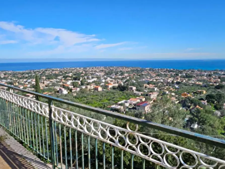 Immagine 1 di Villa in vendita  in Via Svizzera SNC a Carini