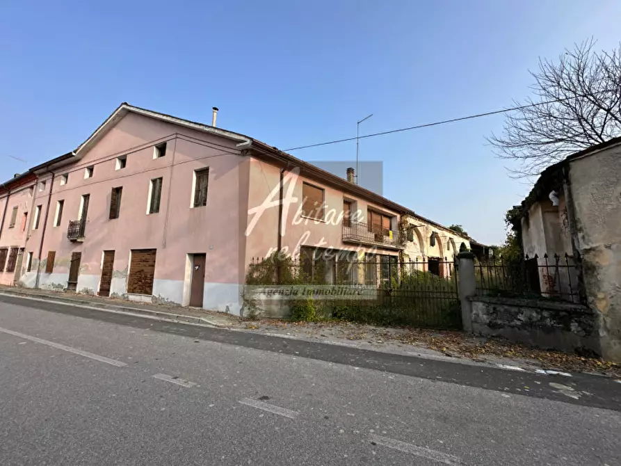 Immagine 1 di Rustico / casale in vendita  in Via Montagnola a Fontaniva