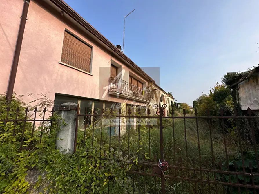 Immagine 10 di Rustico / casale in vendita  in Via Montagnola a Fontaniva