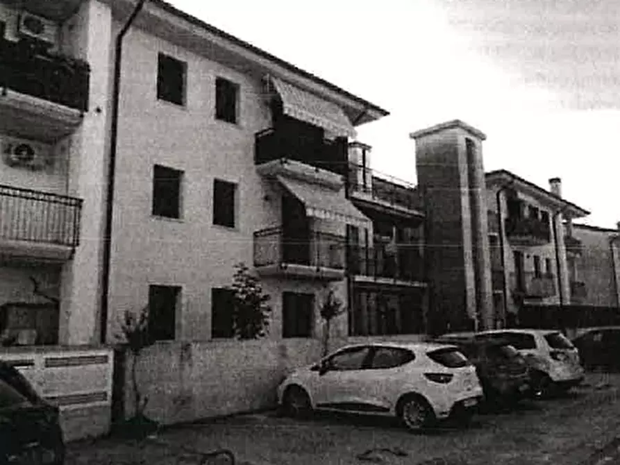 Immagine 2 di Appartamento in vendita  in Viale Leonardo Da Vinci, 6 a Giavera Del Montello