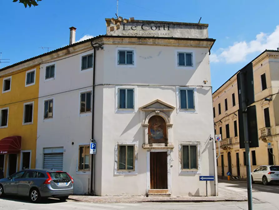 Immagine 1 di Casa indipendente in vendita  a Lonigo