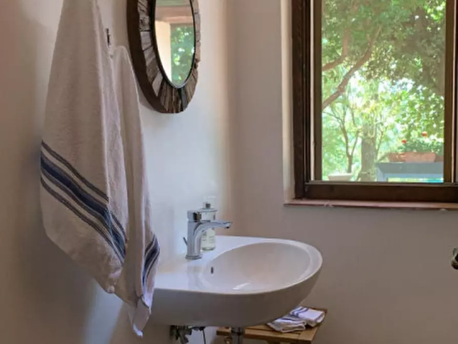 Immagine 18 di Villa in vendita  in Strada Frazione Poggio a Ancona