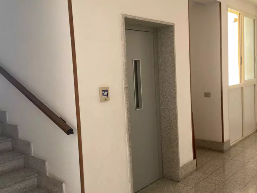 Immagine 8 di Appartamento in vendita  in VIA ENRICO DE NICOLA, 7 a Lecce