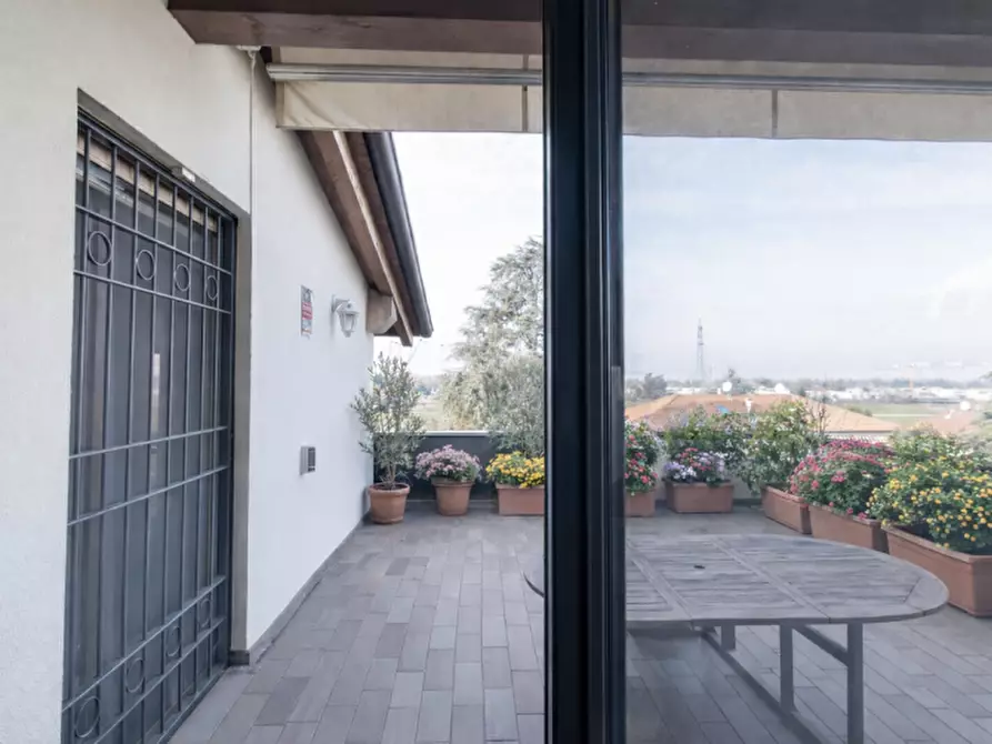 Immagine 1 di Attico in vendita  in via paolo poggi a San Lazzaro Di Savena