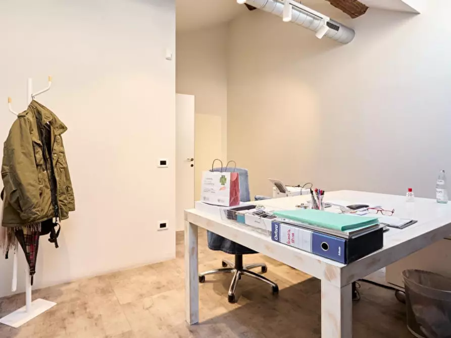 Immagine 10 di Ufficio in affitto  in VIA VITRUVIO a Milano