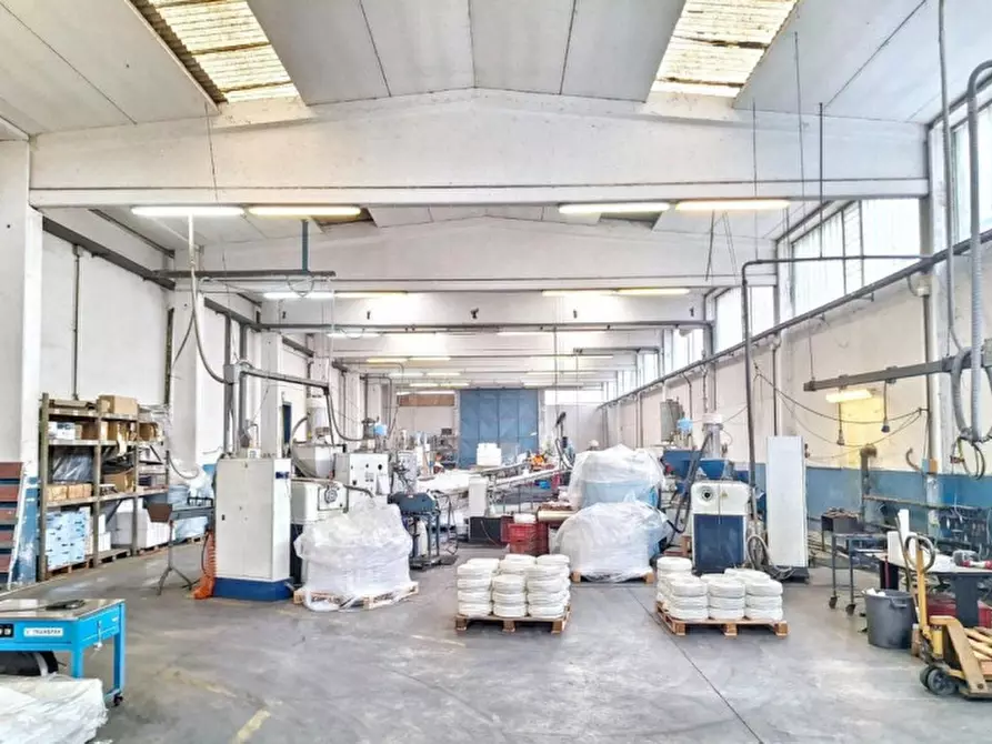 Immagine 2 di Capannone industriale in vendita  in Via Bastia, 124, 48022 Lugo RA, Italia a Lugo