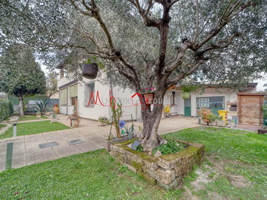 Immagine 16 di Casa bifamiliare in vendita  in Via Vittorio Emanuele III a Selvazzano Dentro