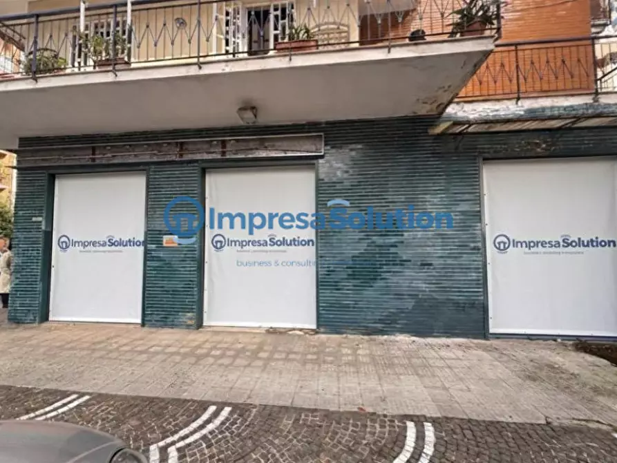 Immagine 1 di Negozio in affitto  in Viale Privato degli Astronauti a Napoli