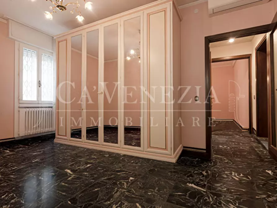 Immagine 14 di Appartamento in vendita  a Venezia