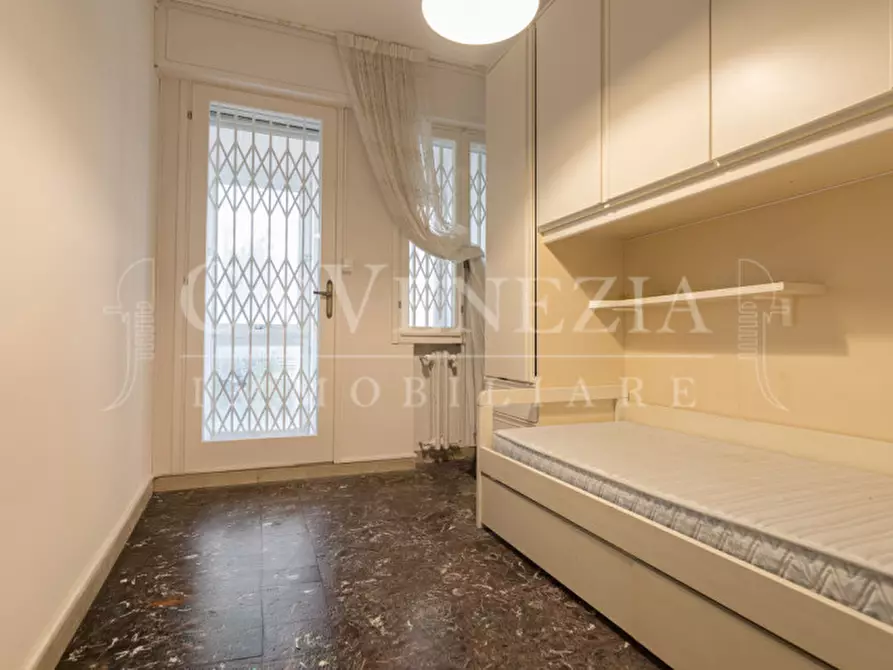 Immagine 21 di Appartamento in vendita  a Venezia