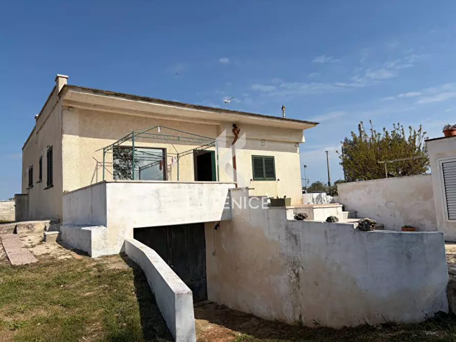 Immagine 10 di Villa in vendita  in strada pasqualone 70 a Martina Franca