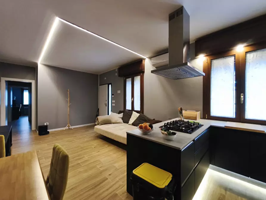 Immagine 2 di Appartamento in vendita  in via aldo moro a Monterenzio