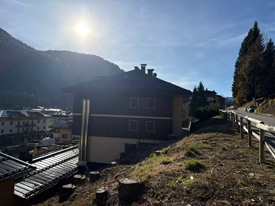 Immagine 3 di Terreno in vendita  in Via Presanella, 18 a Pinzolo