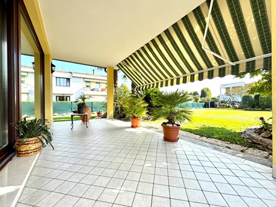 Immagine 3 di Casa bifamiliare in vendita  in Via Isonzo a Stra