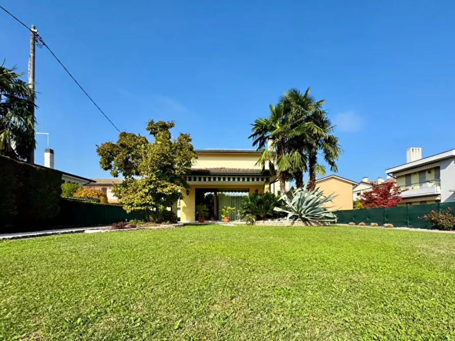 Immagine 4 di Casa bifamiliare in vendita  in Via Isonzo a Stra