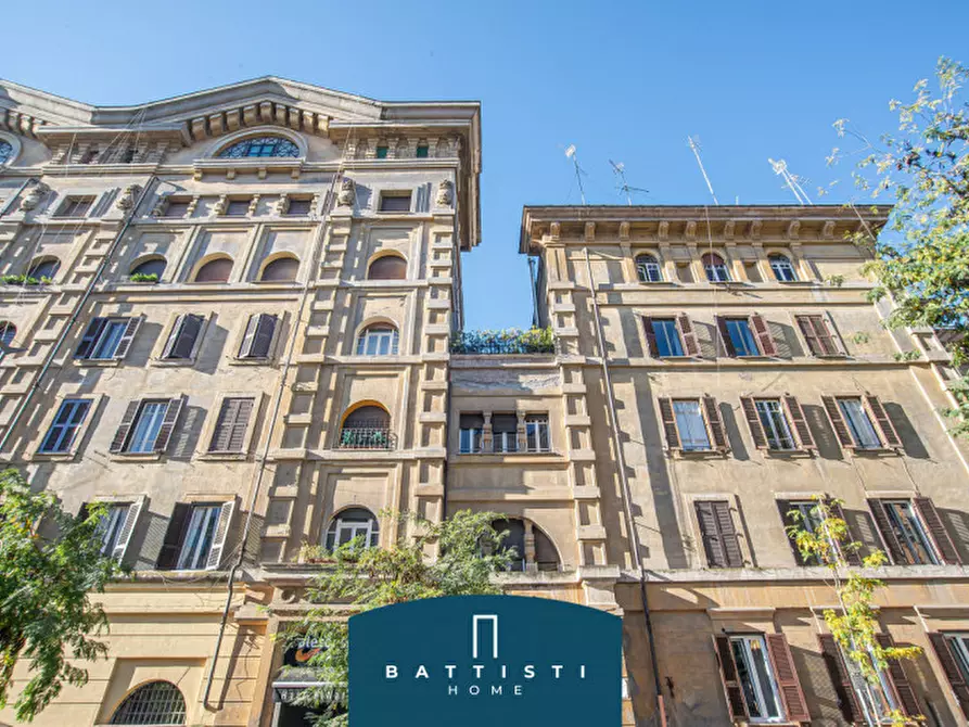Immagine 1 di Appartamento in vendita  in Via Oslavia a Roma