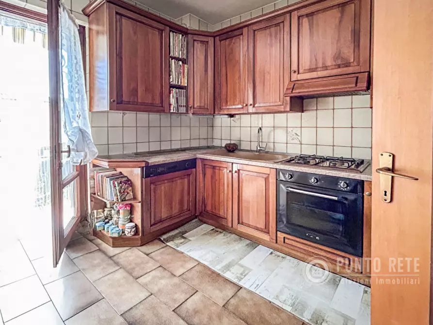 Immagine 7 di Appartamento in vendita  in Via Reno a San Pietro In Cariano