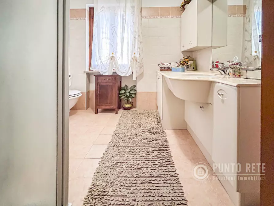 Immagine 21 di Appartamento in vendita  in Via Reno a San Pietro In Cariano
