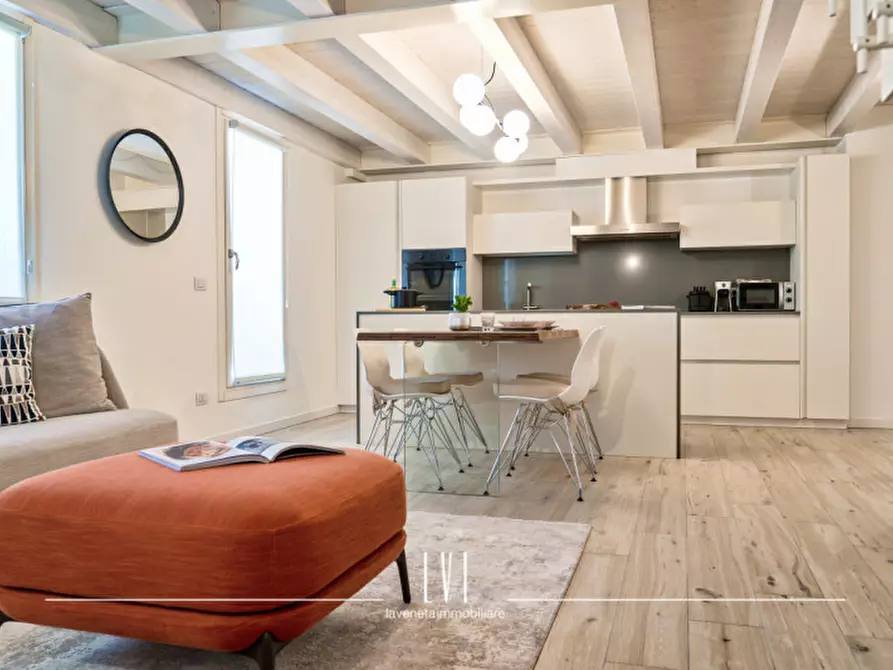 Immagine 1 di Appartamento in affitto  in Piazza San Pio X 15 a Caorle