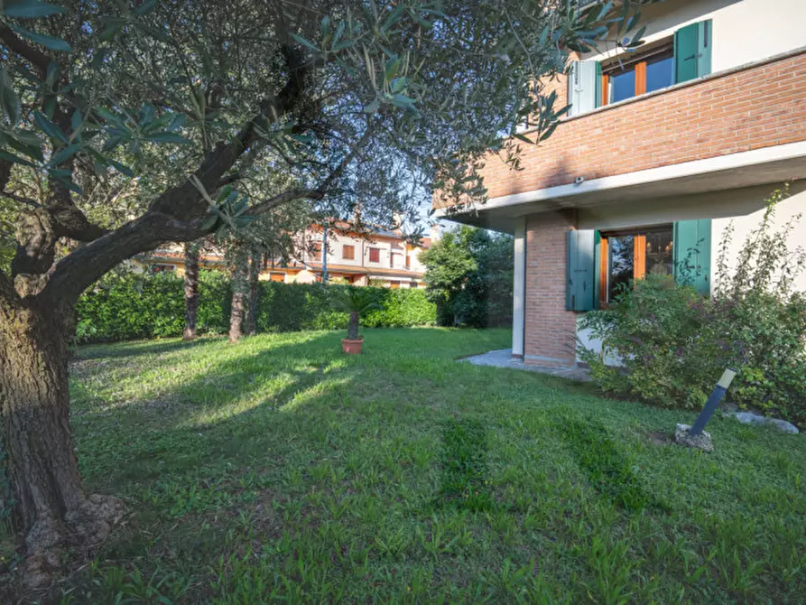 Immagine 3 di Casa bifamiliare in vendita  in Via Caldonazzo a Selvazzano Dentro