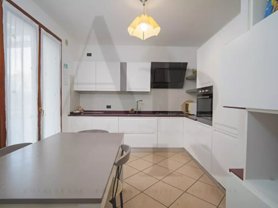 Immagine 8 di Casa bifamiliare in vendita  in Via Caldonazzo a Selvazzano Dentro