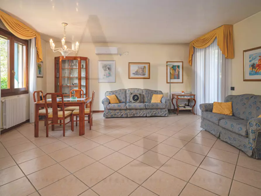 Immagine 15 di Casa bifamiliare in vendita  in Via Caldonazzo a Selvazzano Dentro