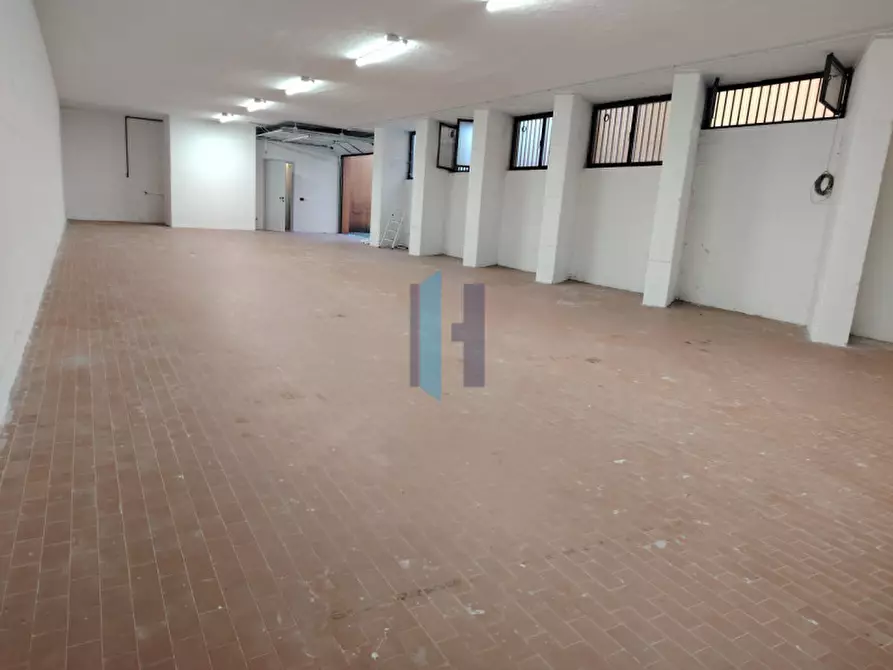 Immagine 2 di Laboratorio in vendita  a Berlingo