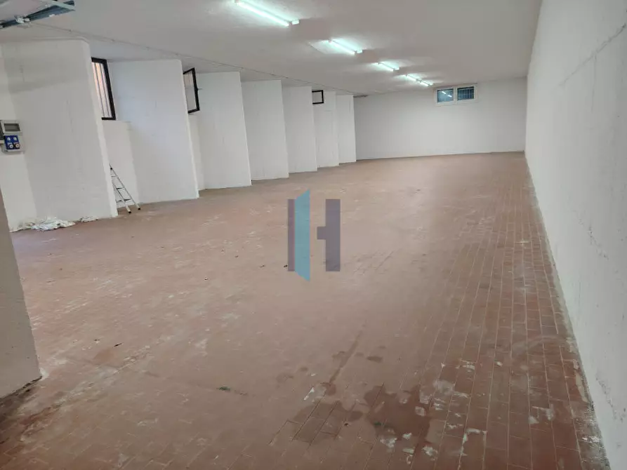 Immagine 4 di Laboratorio in vendita  a Berlingo