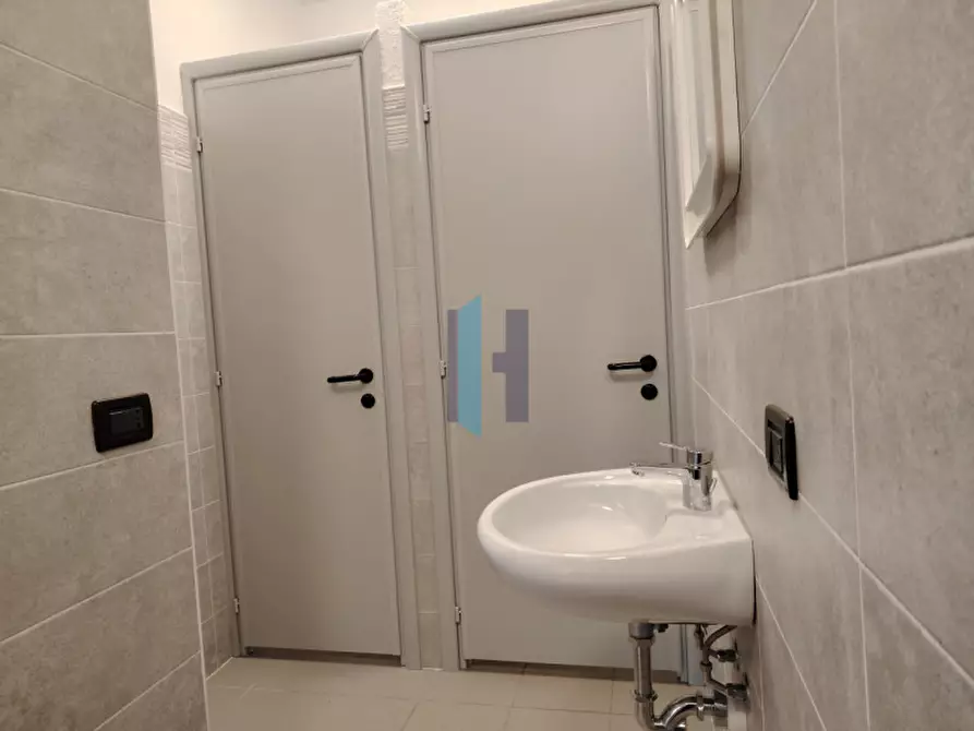 Immagine 6 di Laboratorio in vendita  a Berlingo