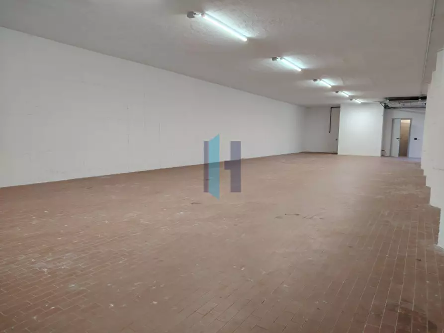 Immagine 8 di Laboratorio in vendita  a Berlingo