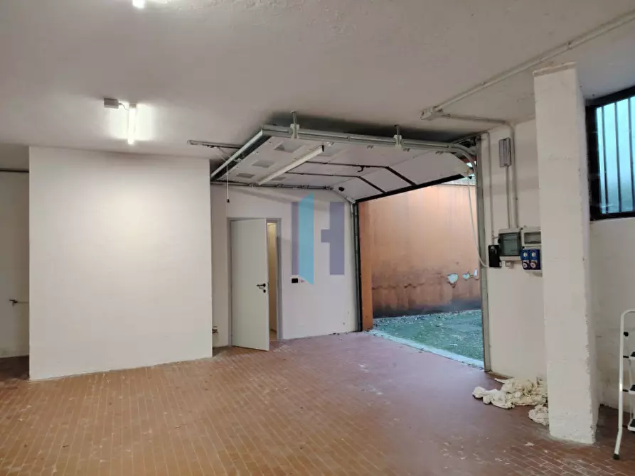 Immagine 9 di Laboratorio in vendita  a Berlingo