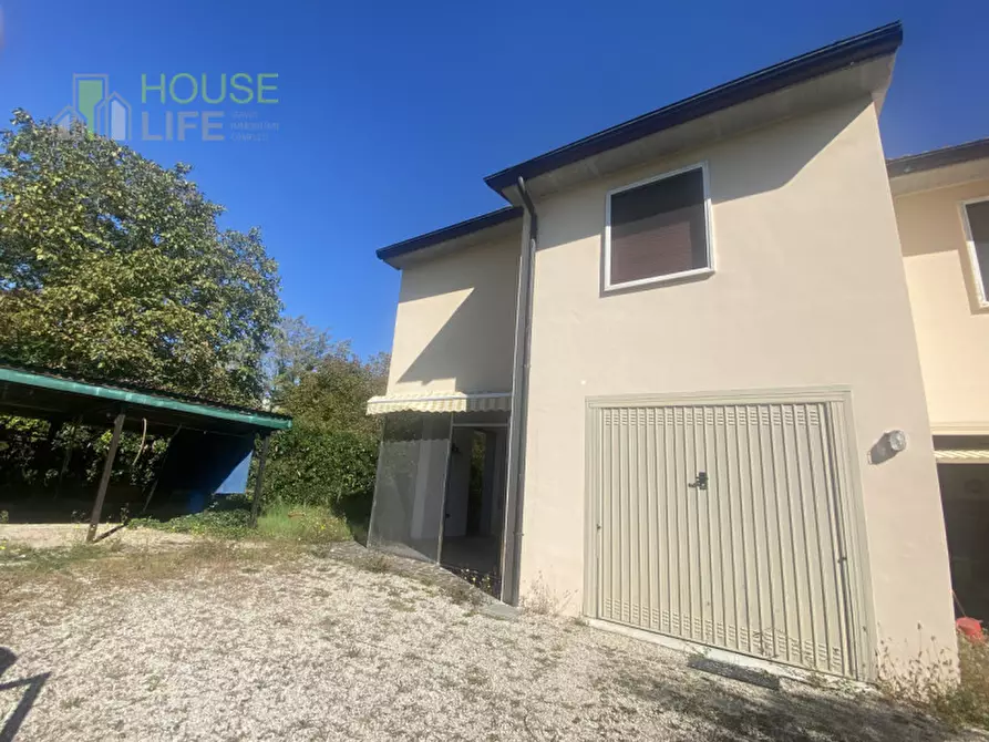 Immagine 12 di Casa bifamiliare in vendita  in Via Garziere a Thiene