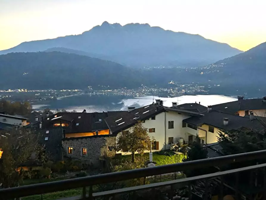 Immagine 31 di Attico in vendita  in Via Variante a Tenna