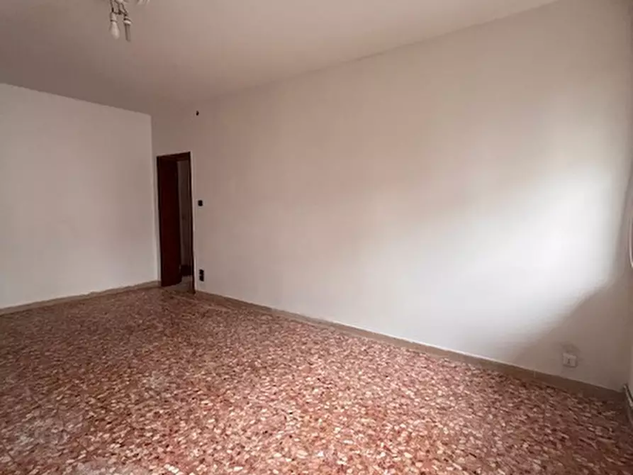 Immagine 5 di Appartamento in vendita  in via bernardi a Padova