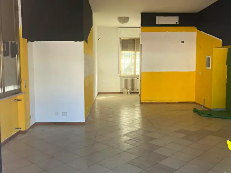 Immagine 1 di Attività commerciale in affitto  in via vestina a Montesilvano