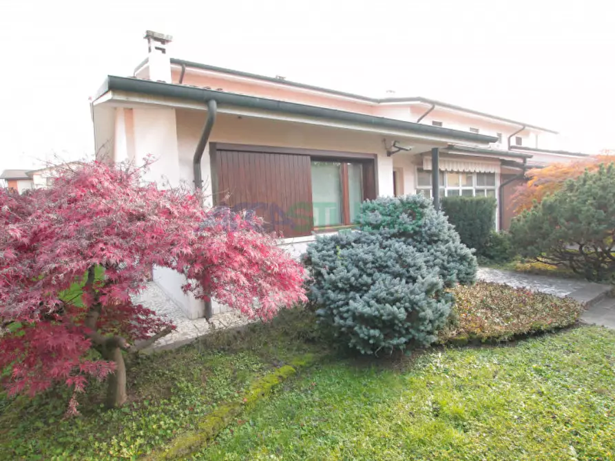 Immagine 1 di Casa bifamiliare in vendita  in Strada della Paglia a Vicenza