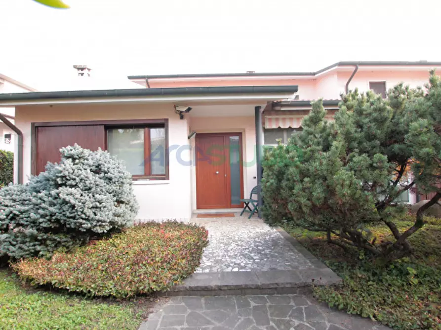 Immagine 2 di Casa bifamiliare in vendita  in Strada della Paglia a Vicenza