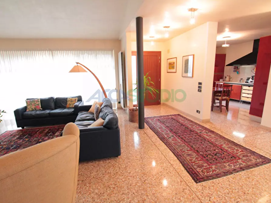 Immagine 3 di Casa bifamiliare in vendita  in Strada della Paglia a Vicenza