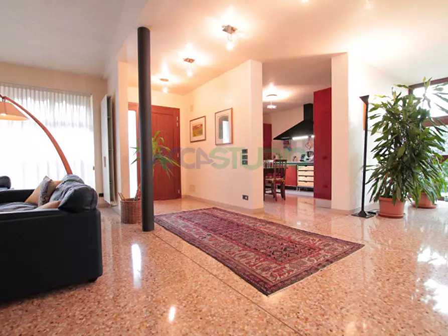 Immagine 5 di Casa bifamiliare in vendita  in Strada della Paglia a Vicenza