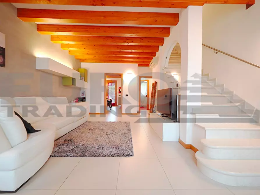 Immagine 1 di Villetta a schiera in vendita  in Via Pietro Sola a Zero Branco