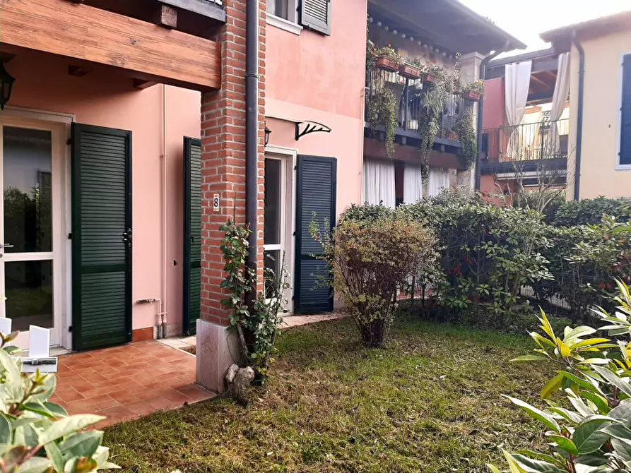 Immagine 2 di Appartamento in vendita  a Valeggio Sul Mincio