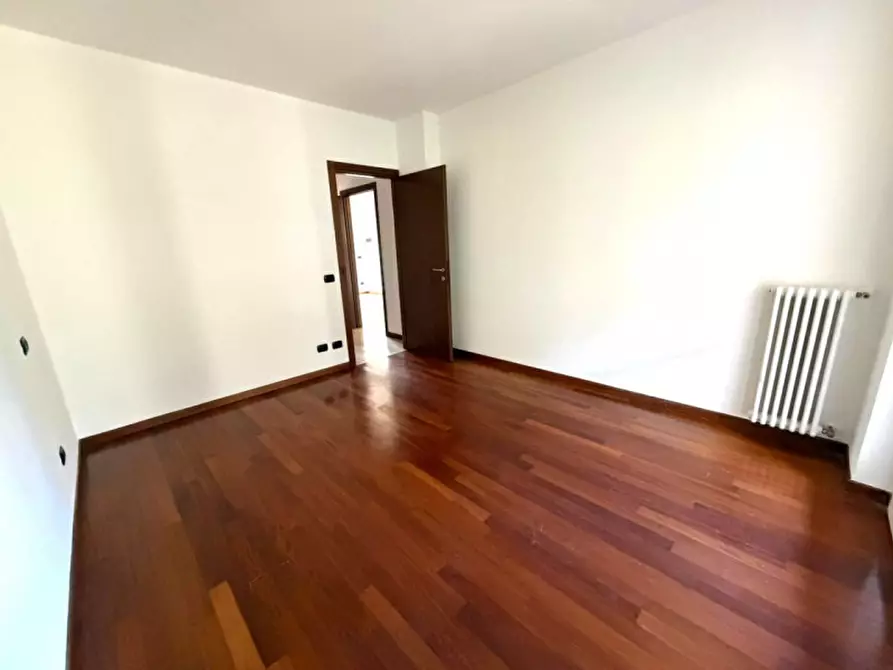 Immagine 7 di Appartamento in vendita  a Valeggio Sul Mincio