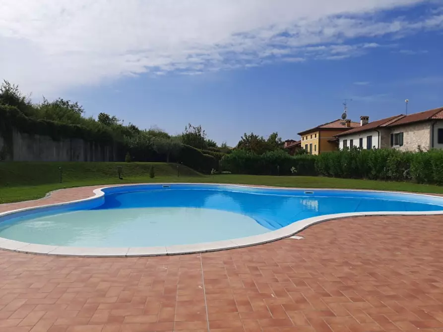 Immagine 15 di Appartamento in vendita  a Valeggio Sul Mincio