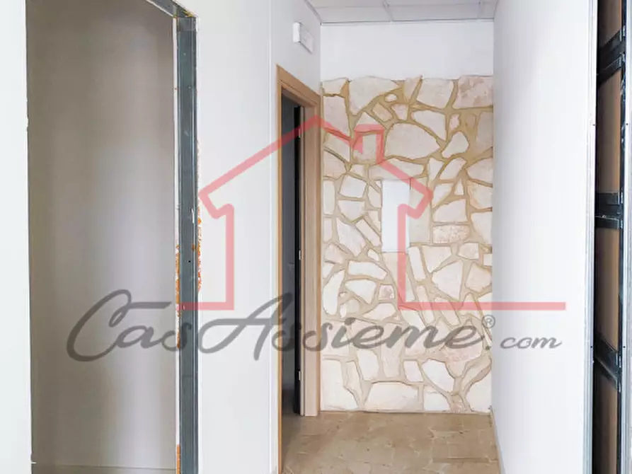 Immagine 5 di Negozio in affitto  a Castello Di Godego