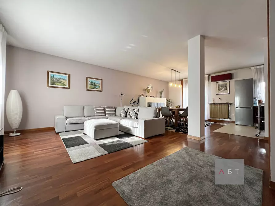 Immagine 2 di Casa quadrifamiliare in vendita  a Tombolo