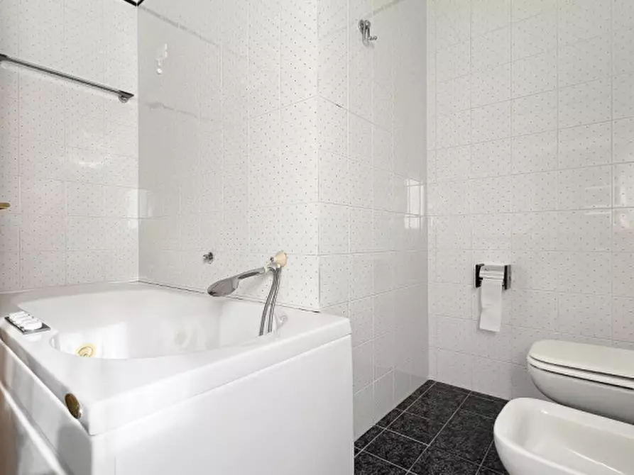 Immagine 11 di Casa quadrifamiliare in vendita  a Tombolo