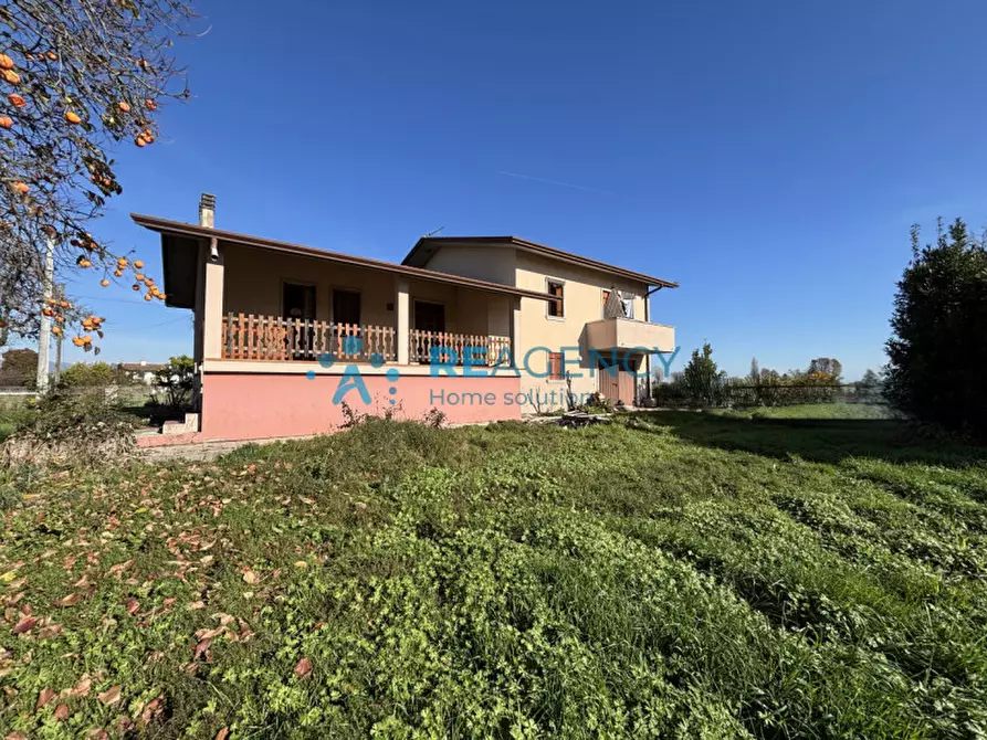 Immagine 1 di Casa indipendente in vendita  in Via Albereria a Bressanvido