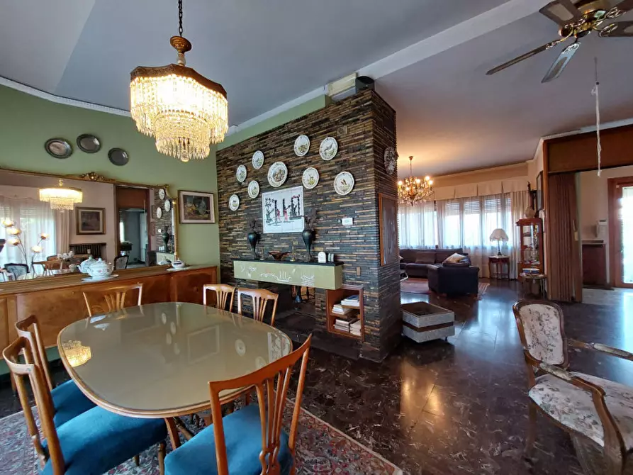 Immagine 11 di Villa in vendita  a Badia Polesine