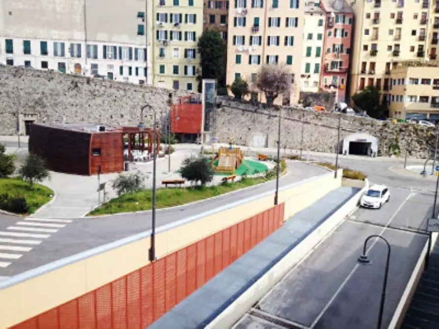 Immagine 2 di Posto auto in vendita  in via della marina a Genova